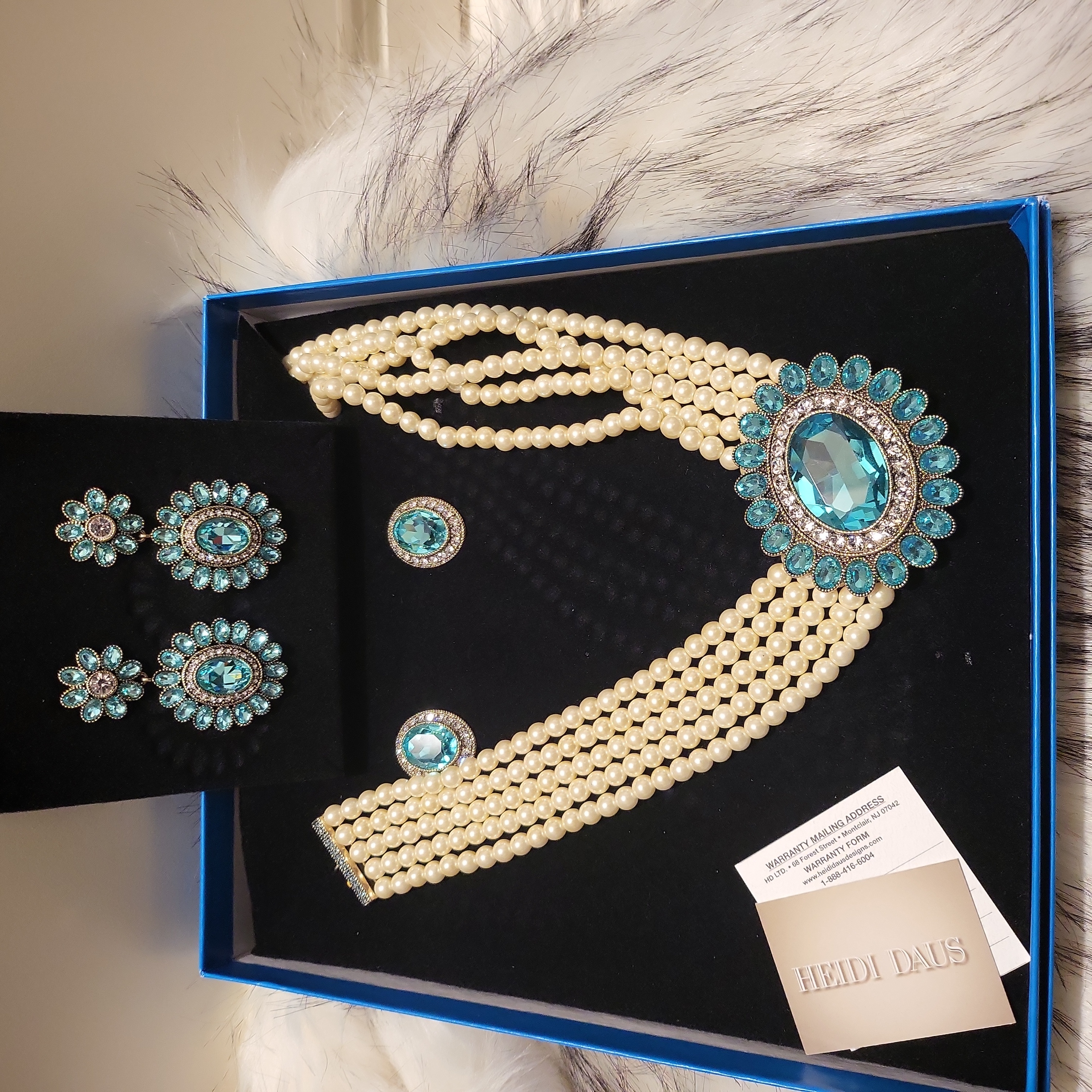 35: Jewelry: Nwt: Heidi Daus Pearl And Aqua Jewel Necklace Earrings Set (2 Pair)
